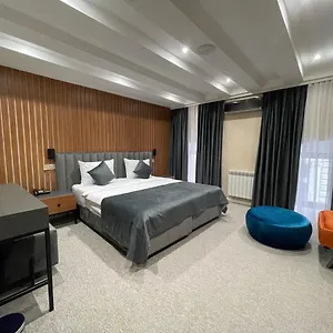 Eleven Otel